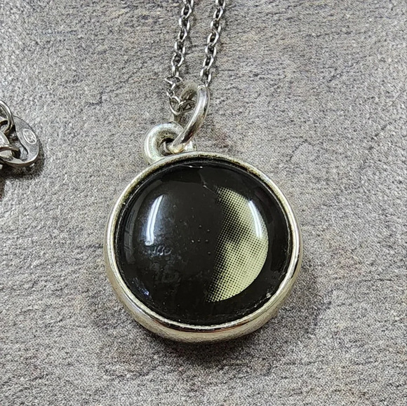Vintage Jewelry - Moonglow pendant sterling silver necklace